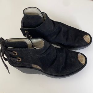 Fly London Yuzu peep toe black suede booties size 40/10